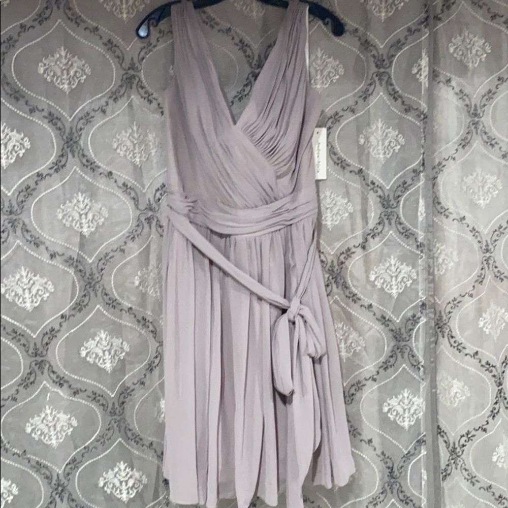 V neck short chiffon dress size 22